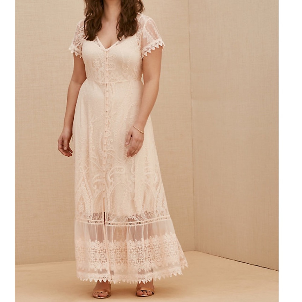 TORRID LIGHT PINK LACE BUTTON FRONT MAXI DRESS
